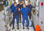 神舟十五號(hào)3名航天員順利進(jìn)駐中國(guó)空間站 兩個(gè)航天員乘組首次實(shí)現(xiàn)“太空會(huì)師”