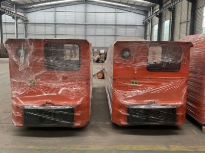 防爆蓄電池電機(jī)車(chē)用于牽引礦車(chē) 井下